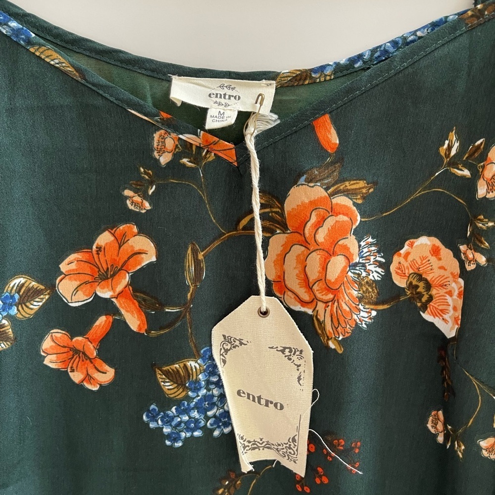 ENTRO green floral cold shoulder dress NWT - Picture 2 of 6
